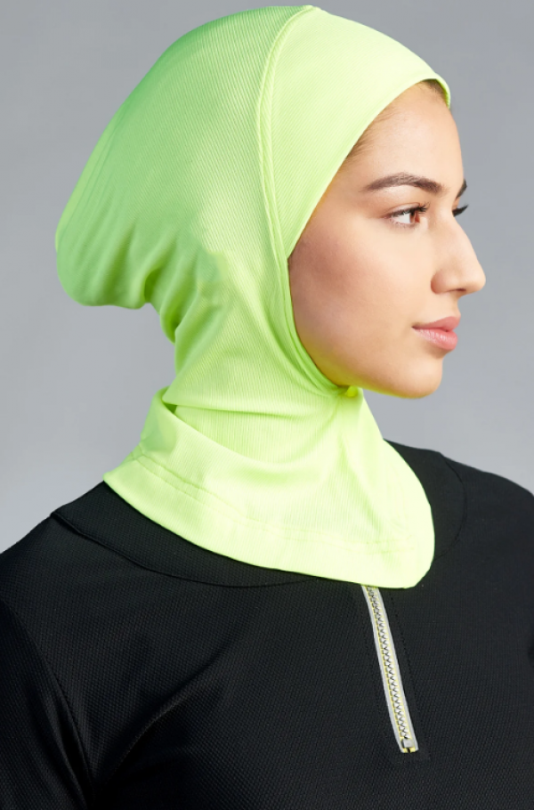 Hijab sporty dengan warna neon